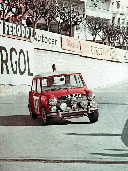 MINI Cooper S remonte à 1961